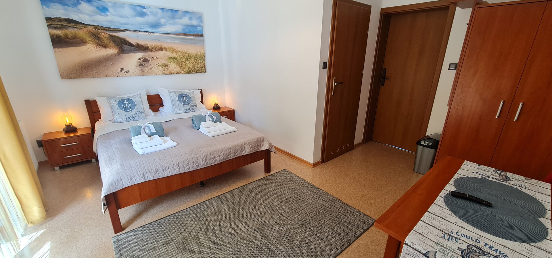 Villa Kapitańska * widok na wewnętrzny dziedziniec *  łóżko podwójne, łazienka, balkon